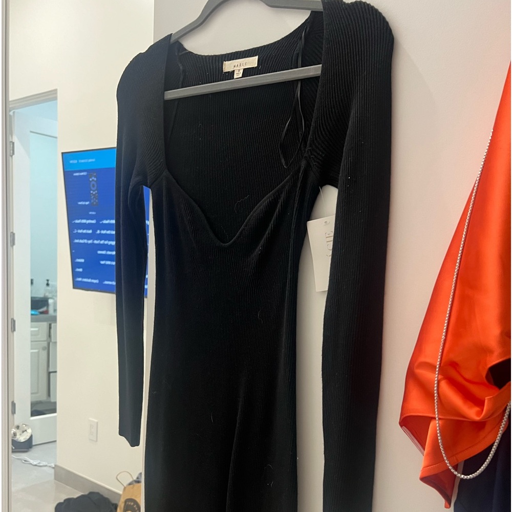 Llacie brand new iconic dress
